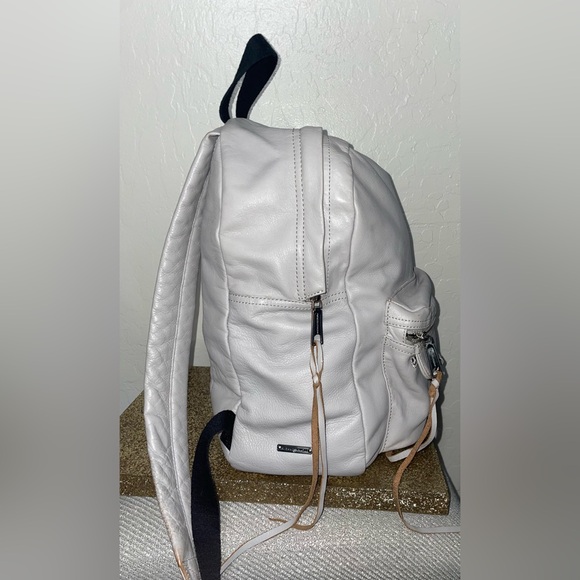 🎉HP🎉Rebecca Minkoff Large MAB 100% Leather Backpack in Light Gray/Silver🩶 - Picture 8 of 15